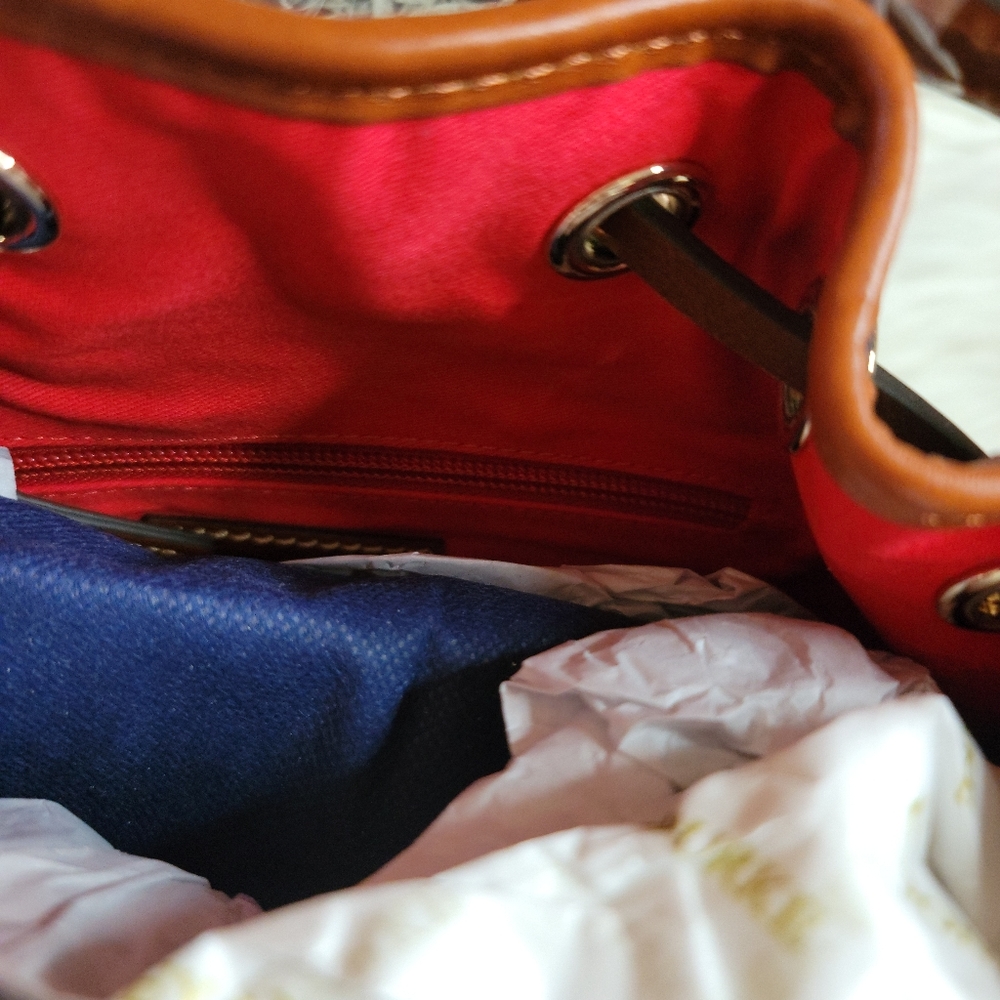 DOONEY & BOURKE PEBBLE GRAIN KENDALL CROSSBODY - Picture 6 of 7